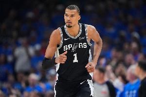 CJ·迈尔斯:文班亚马能包揽MVP与DPOY 他甚至可能三连庄配图
